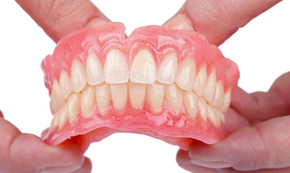 入れ歯と歯ぐきの密着度への考慮